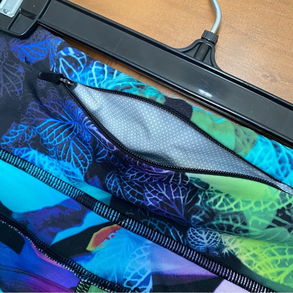 Nike Luxe Leggings - Picture 5 of 8